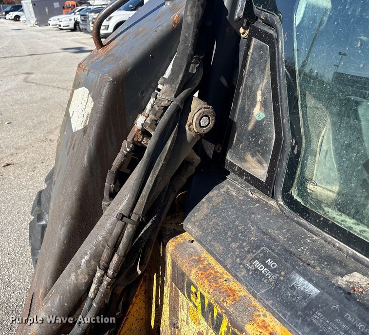 image for item EM6180 2008 New Holland L190 skid steer loader