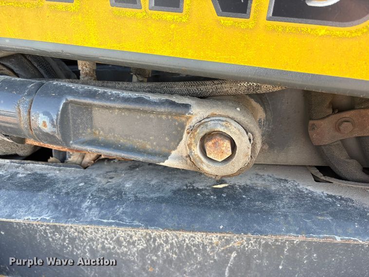 image for item EM6180 2008 New Holland L190 skid steer loader