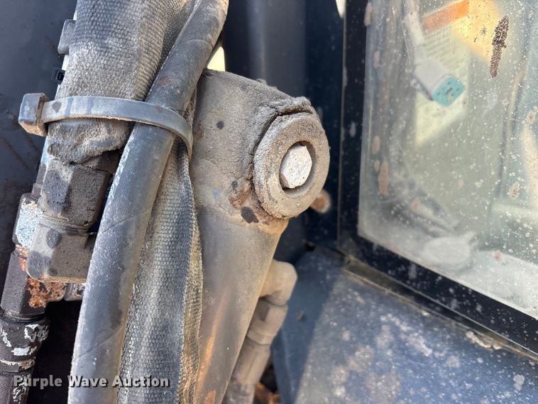 image for item EM6180 2008 New Holland L190 skid steer loader