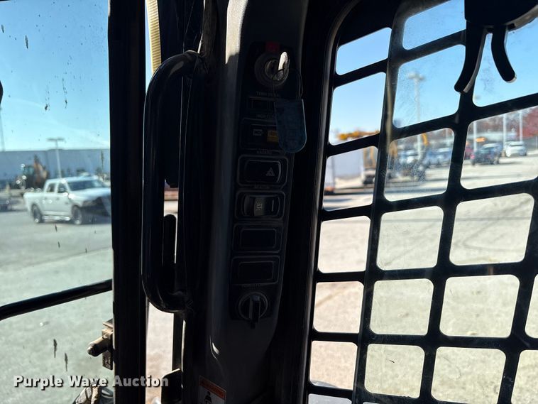 image for item EM6180 2008 New Holland L190 skid steer loader