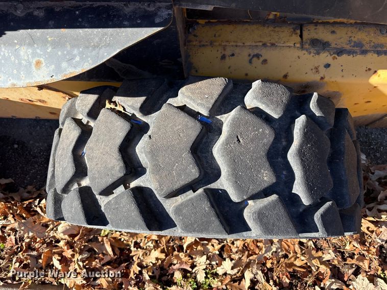 image for item EM6180 2008 New Holland L190 skid steer loader