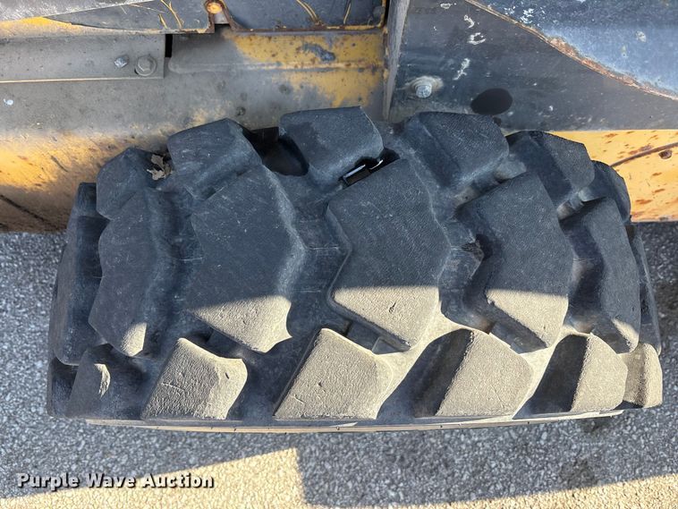 image for item EM6180 2008 New Holland L190 skid steer loader