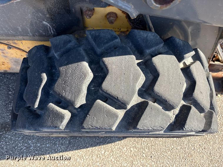 image for item EM6180 2008 New Holland L190 skid steer loader