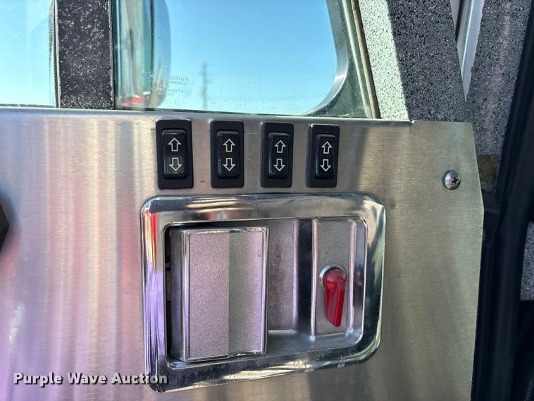 image for item EM6181 2012 Sutphen Custom pumper fire truck