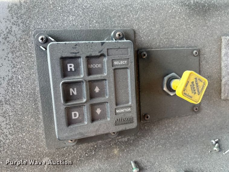 image for item EM6181 2012 Sutphen Custom pumper fire truck