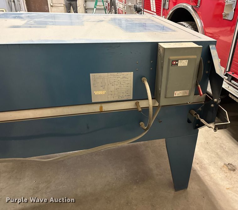 image for item EN5800 Greco Manufacturing Inc. 3x4-230-1-60 heat lamp vacuum applicator