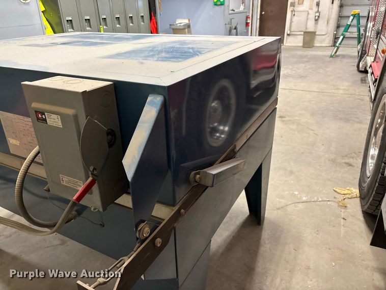 image for item EN5800 Greco Manufacturing Inc. 3x4-230-1-60 heat lamp vacuum applicator