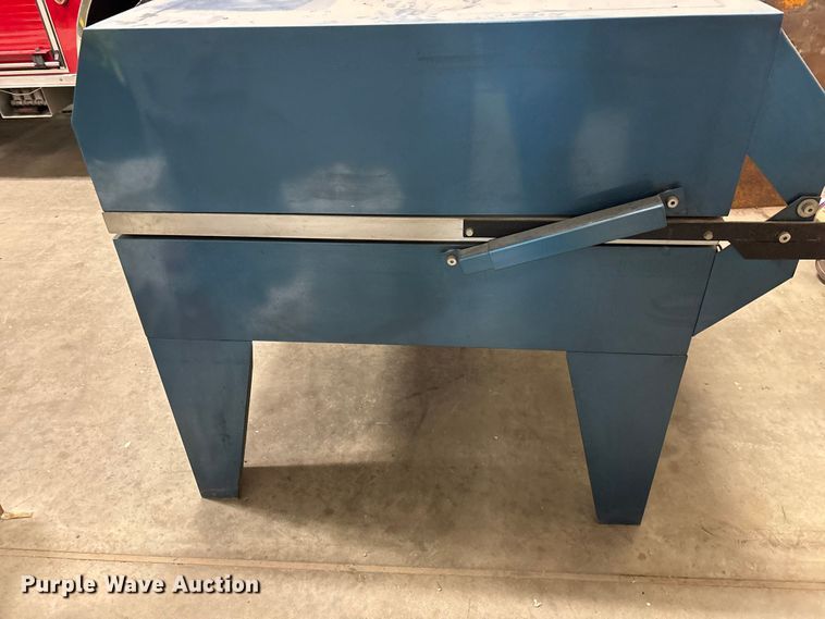 image for item EN5800 Greco Manufacturing Inc. 3x4-230-1-60 heat lamp vacuum applicator