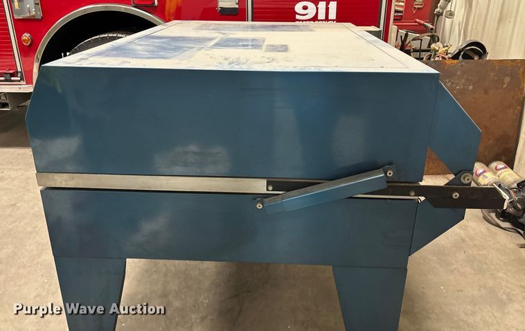 image for item EN5800 Greco Manufacturing Inc. 3x4-230-1-60 heat lamp vacuum applicator