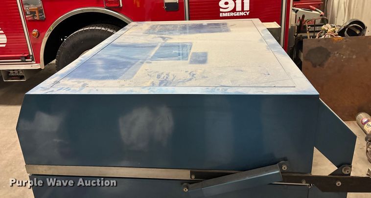 image for item EN5800 Greco Manufacturing Inc. 3x4-230-1-60 heat lamp vacuum applicator