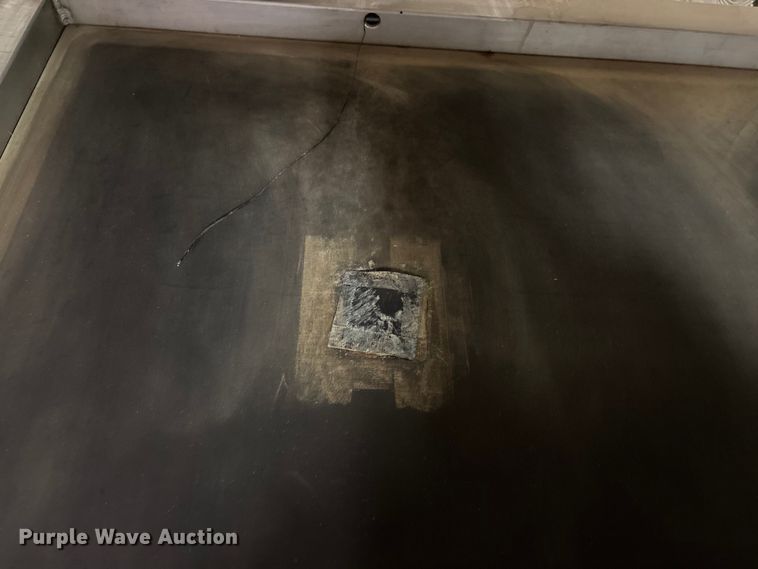 image for item EN5800 Greco Manufacturing Inc. 3x4-230-1-60 heat lamp vacuum applicator