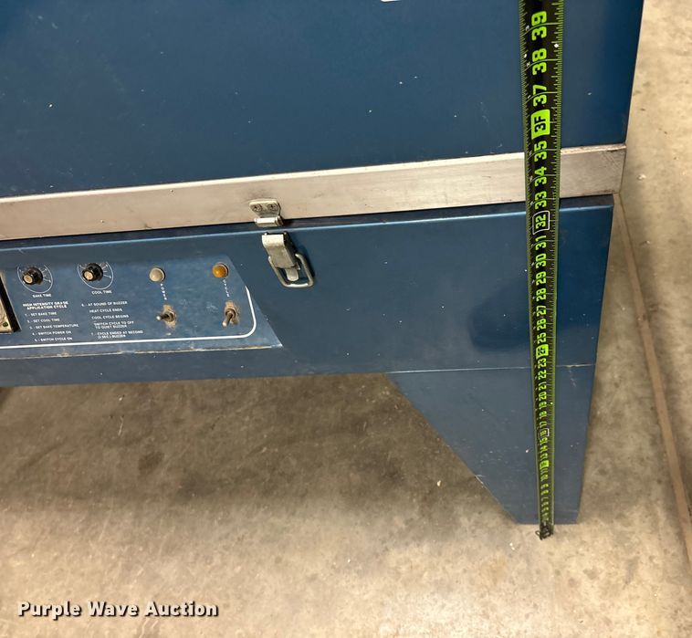 image for item EN5800 Greco Manufacturing Inc. 3x4-230-1-60 heat lamp vacuum applicator