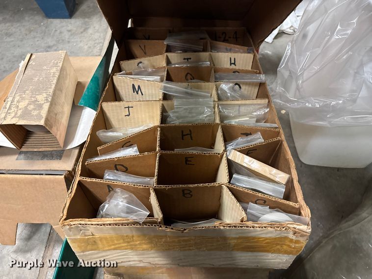 image for item EN5800 Greco Manufacturing Inc. 3x4-230-1-60 heat lamp vacuum applicator