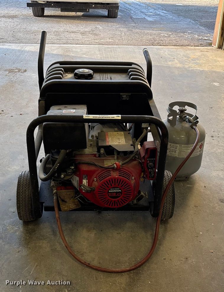 image for item EN5805 North Star 8000 TFG Triple Fuel generator