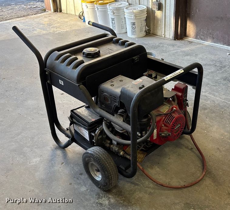 image for item EN5805 North Star 8000 TFG Triple Fuel generator