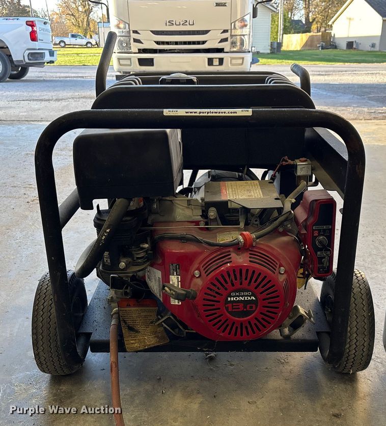 image for item EN5805 North Star 8000 TFG Triple Fuel generator