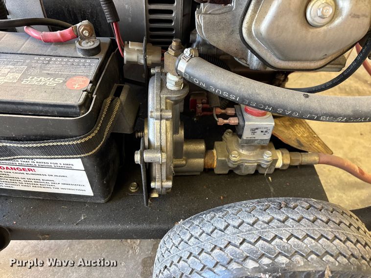 image for item EN5805 North Star 8000 TFG Triple Fuel generator