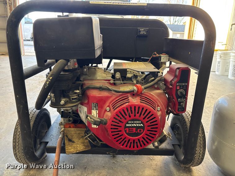 image for item EN5805 North Star 8000 TFG Triple Fuel generator