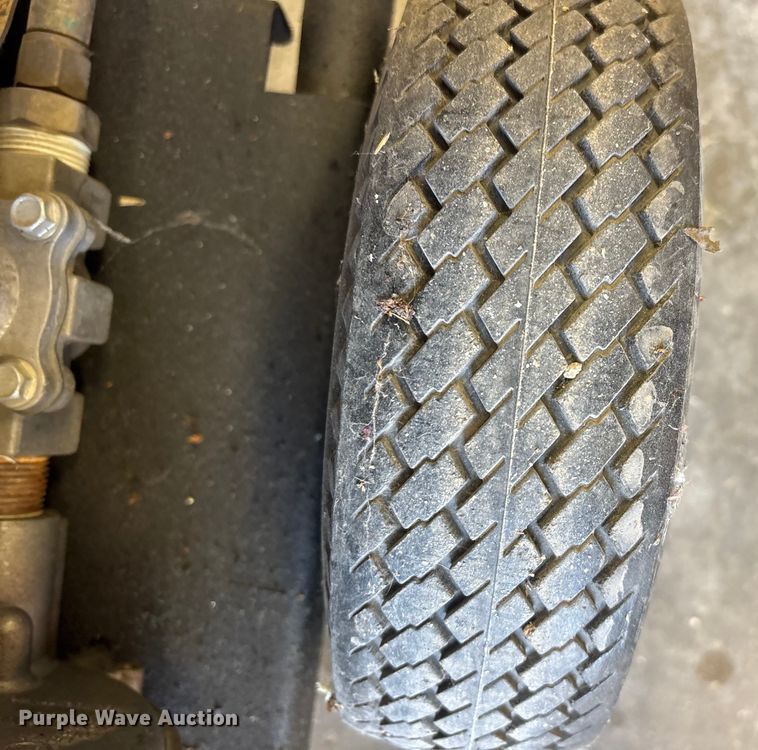 image for item EN5805 North Star 8000 TFG Triple Fuel generator