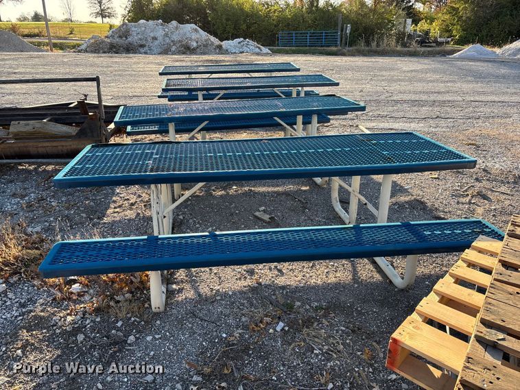 image for item EN5811 (4) picnic tables