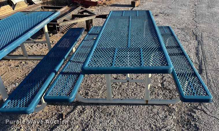 image for item EN5811 (4) picnic tables