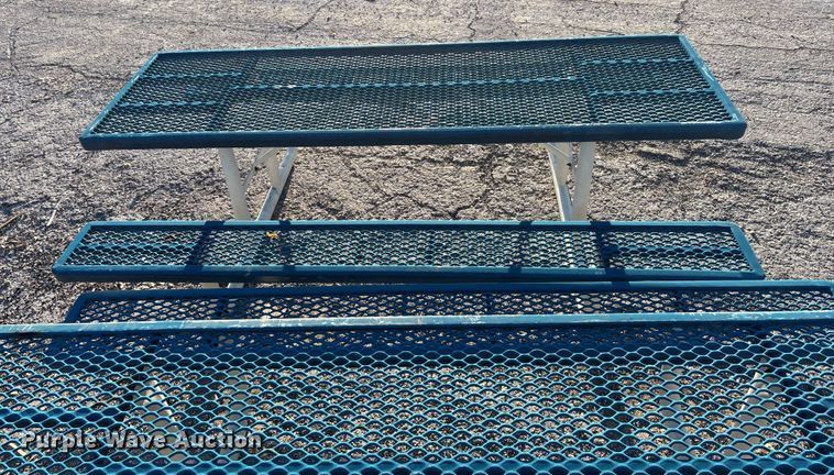 image for item EN5811 (4) picnic tables