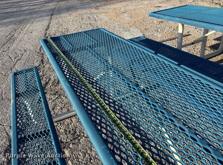 image for item EN5811 (4) picnic tables