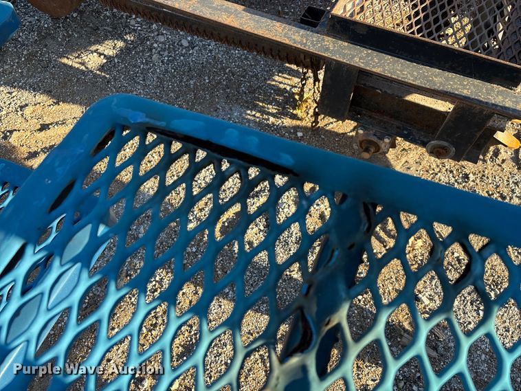 image for item EN5811 (4) picnic tables