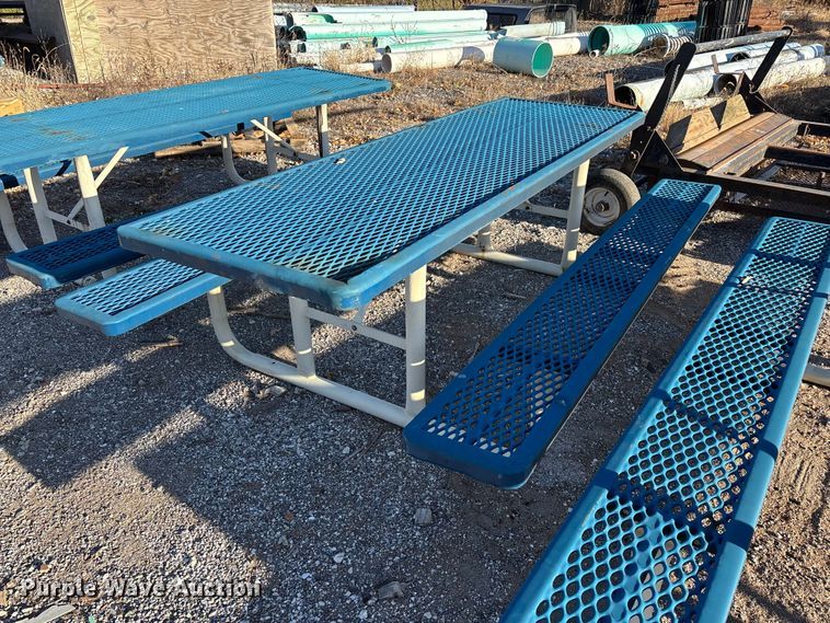 image for item EN5811 (4) picnic tables