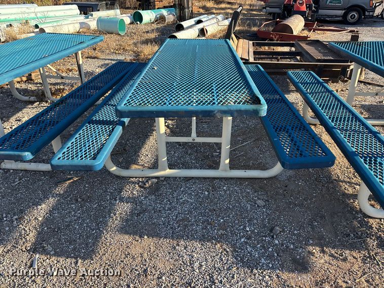 image for item EN5811 (4) picnic tables