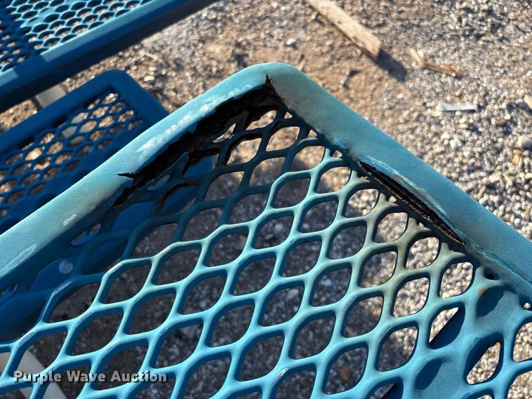 image for item EN5811 (4) picnic tables