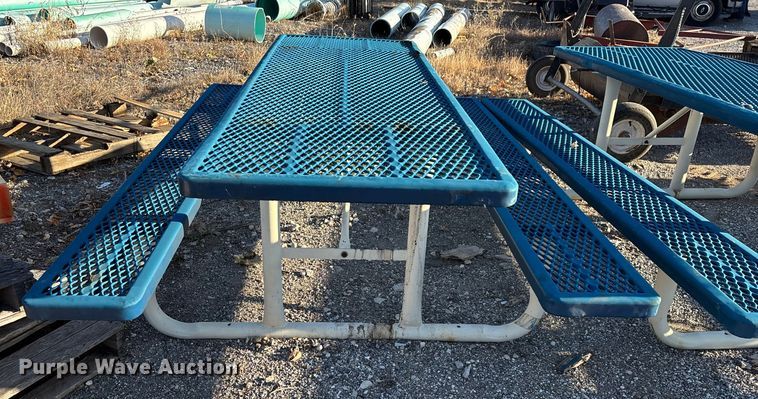 image for item EN5811 (4) picnic tables