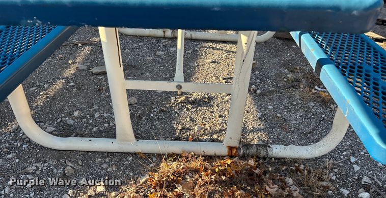 image for item EN5811 (4) picnic tables