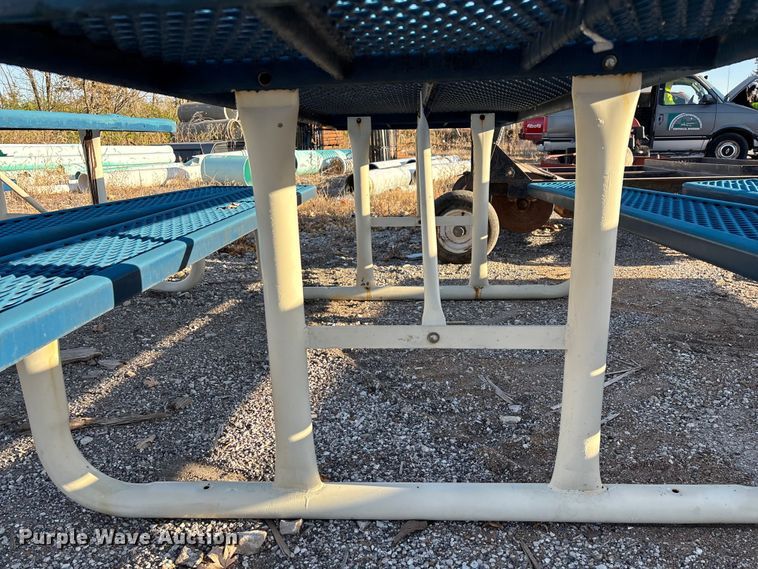 image for item EN5811 (4) picnic tables