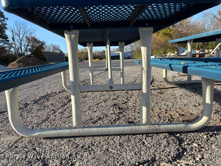 image for item EN5811 (4) picnic tables