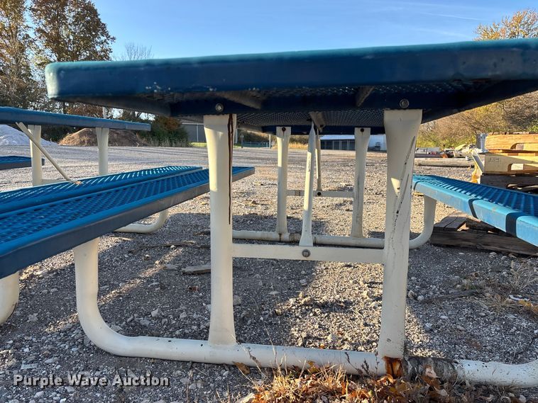 image for item EN5811 (4) picnic tables