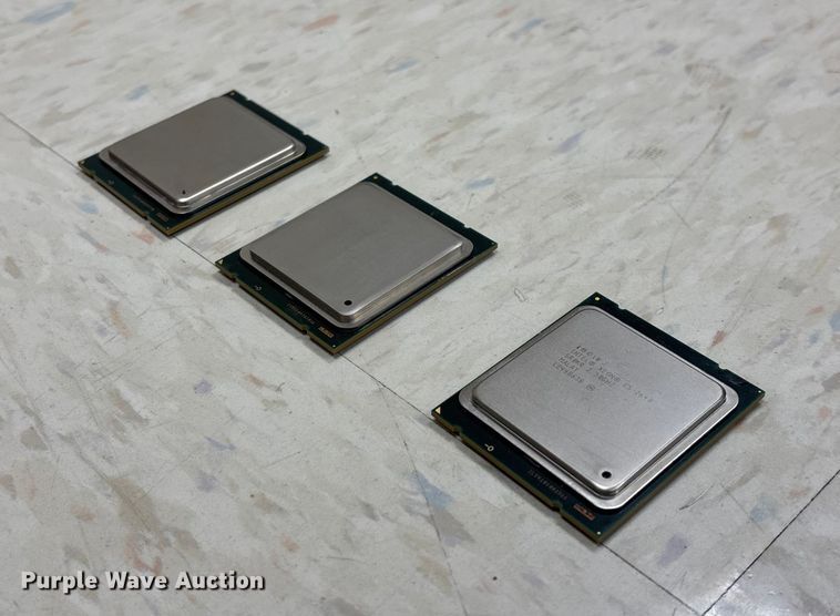 image for item EN5814 (3) Intel Xeon processors