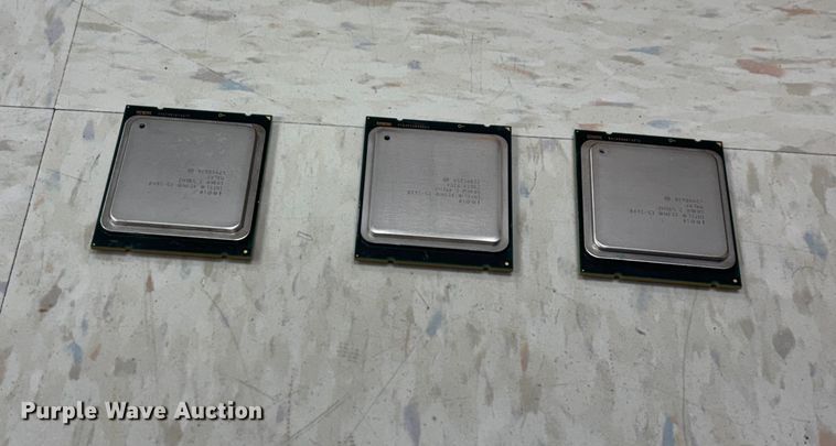 image for item EN5814 (3) Intel Xeon processors