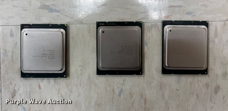 image for item EN5814 (3) Intel Xeon processors