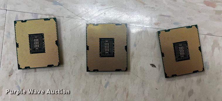 image for item EN5814 (3) Intel Xeon processors