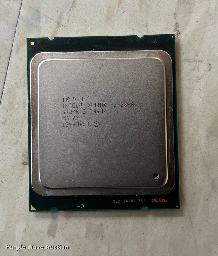 image for item EN5814 (3) Intel Xeon processors