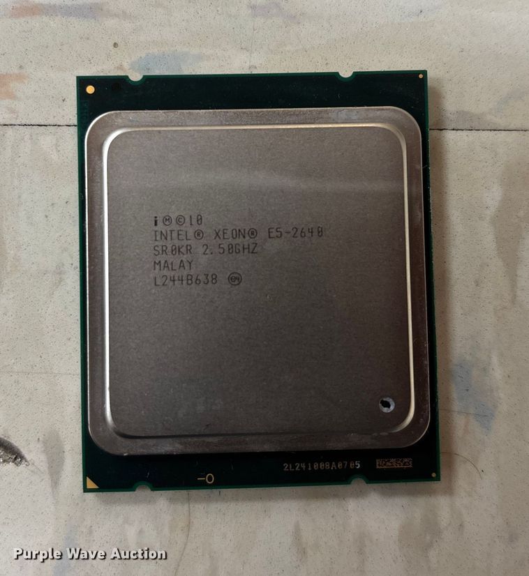 image for item EN5814 (3) Intel Xeon processors
