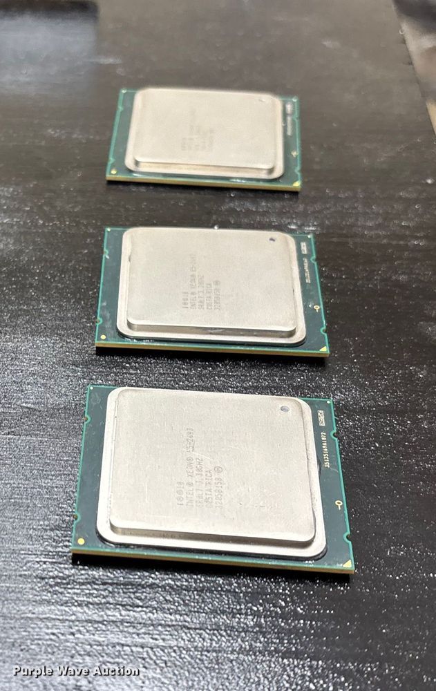 image for item EN5815 (3) Intel Xeon E5-2643 processors