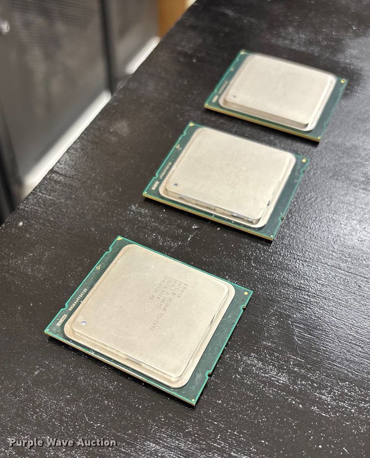 image for item EN5815 (3) Intel Xeon E5-2643 processors