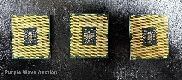 image for item EN5815 (3) Intel Xeon E5-2643 processors