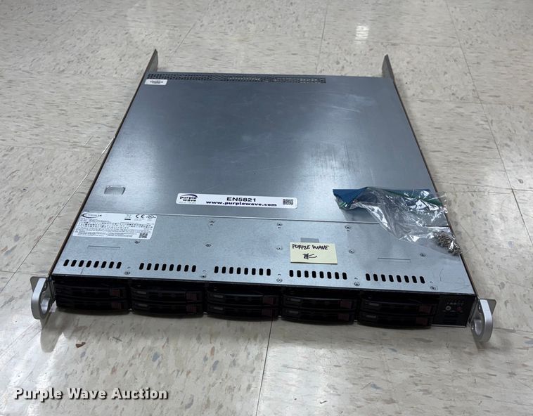 image for item EN5821 Supermicro 116-7 server