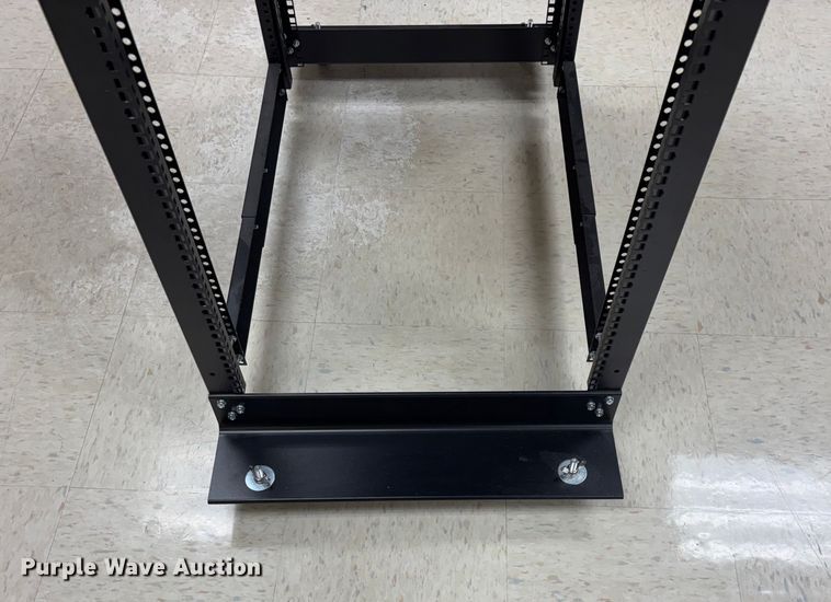 image for item EN5822 Server rack