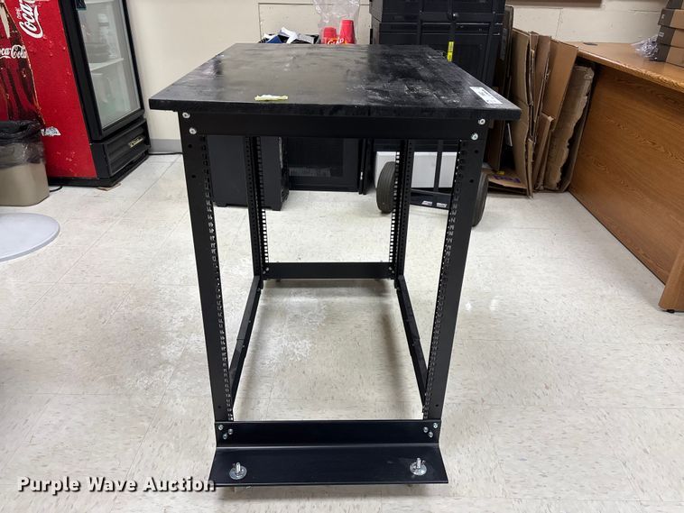 image for item EN5822 Server rack