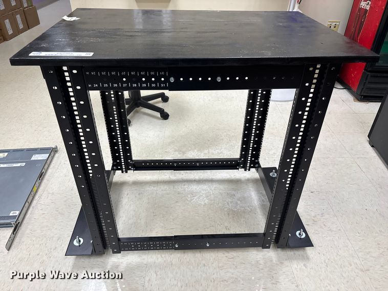 image for item EN5822 Server rack