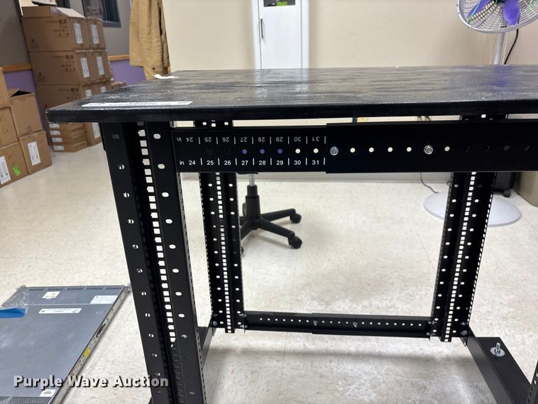 image for item EN5822 Server rack